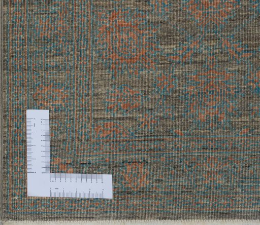 Corner detail of New Farahan rug showing border pattern and Wool pile