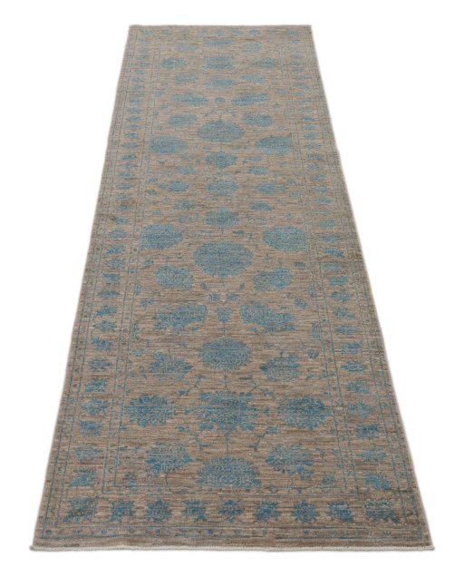 Surface texture of New Farahan rug with natural Wool and intricate pattern