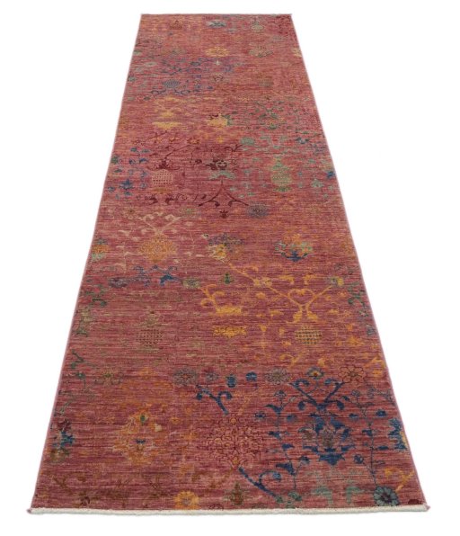 Surface texture of New Farahan rug with natural Wool and intricate pattern