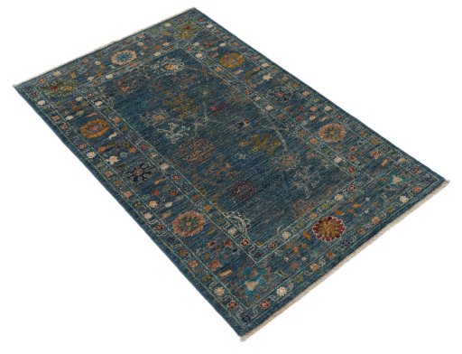 Corner detail of New Farahan rug showing border pattern and Wool pile