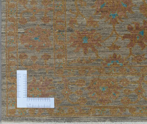 Corner detail of New Farahan rug showing border pattern and Wool pile