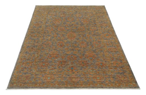 Surface texture of New Farahan rug with natural Wool and intricate pattern