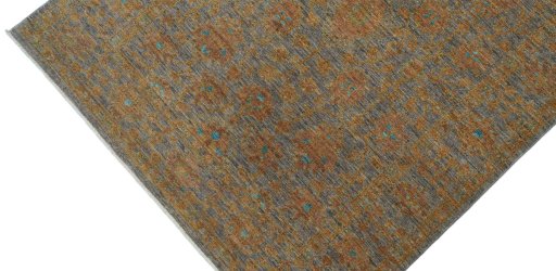 Backside of handmade New Farahan rug showing knot structure and weave density