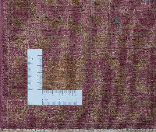 Corner detail of New Farahan rug showing border pattern and Wool pile