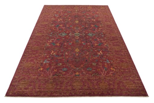 Surface texture of New Farahan rug with natural Wool and intricate pattern