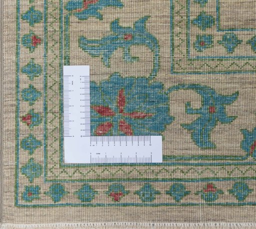 Corner detail of New Farahan rug showing border pattern and Wool pile