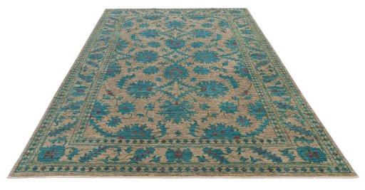 Surface texture of New Farahan rug with natural Wool and intricate pattern