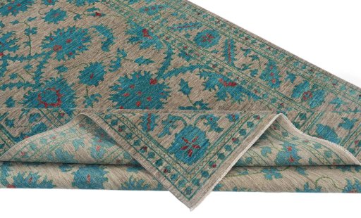 Central medallion detail of New Farahan rug from Pakistan