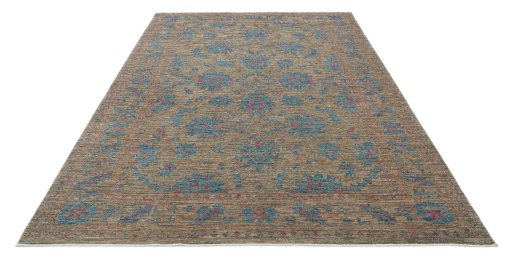 Surface texture of New Farahan rug with natural Wool and intricate pattern