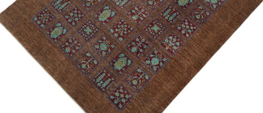Backside of handmade New Farahan rug showing knot structure and weave density