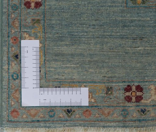Corner detail of New Farahan rug showing border pattern and Wool pile