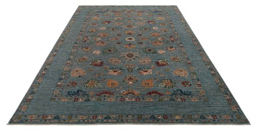 Surface texture of New Farahan rug with natural Wool and intricate pattern