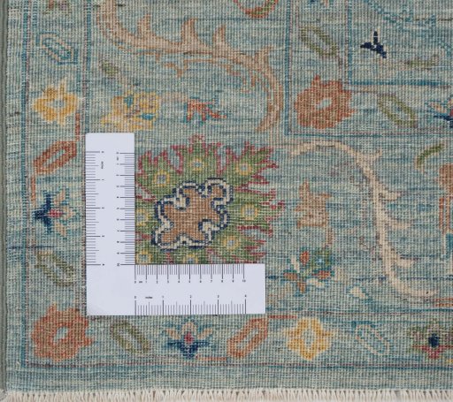 Corner detail of New Farahan rug showing border pattern and Wool pile