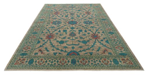 Surface texture of New Farahan rug with natural Wool and intricate pattern