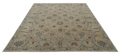 Surface texture of New Farahan rug with natural Wool and intricate pattern