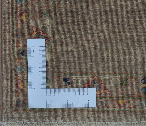 Corner detail of New Farahan rug showing border pattern and Wool pile