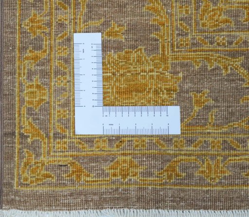 Corner detail of New Farahan rug showing border pattern and Wool pile
