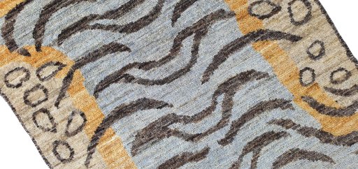 Central medallion detail of New Farahan rug from Pakistan