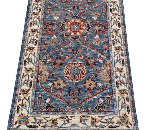 Surface texture of New Farahan rug with natural Wool and intricate pattern