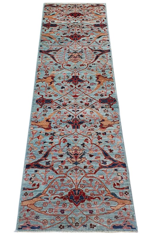 Corner detail of New Farahan rug showing border pattern and Wool pile