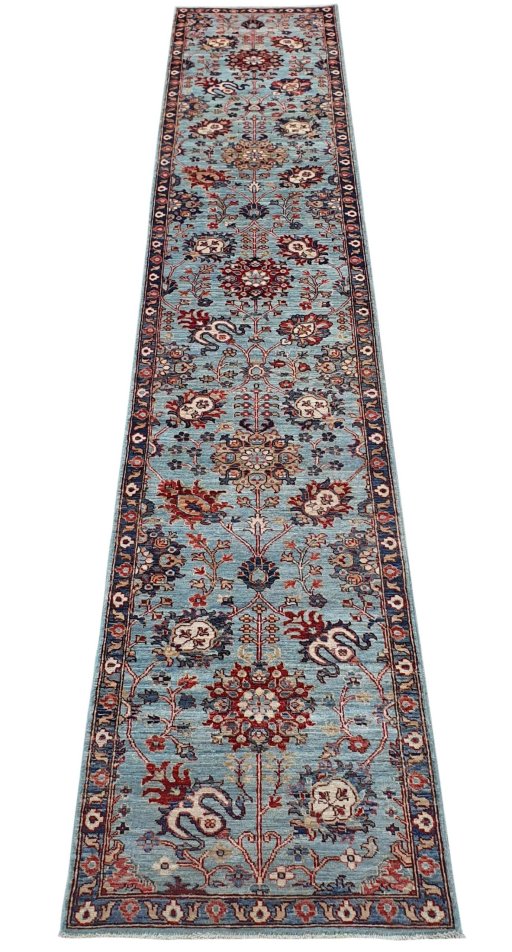 Corner detail of New Farahan rug showing border pattern and Wool pile