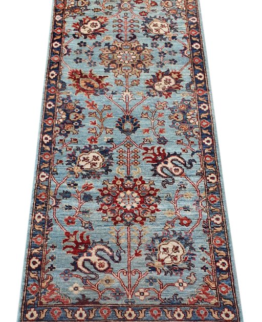 Surface texture of New Farahan rug with natural Wool and intricate pattern