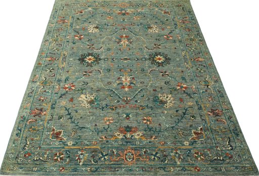 Surface texture of New Farahan rug with natural Wool and intricate pattern