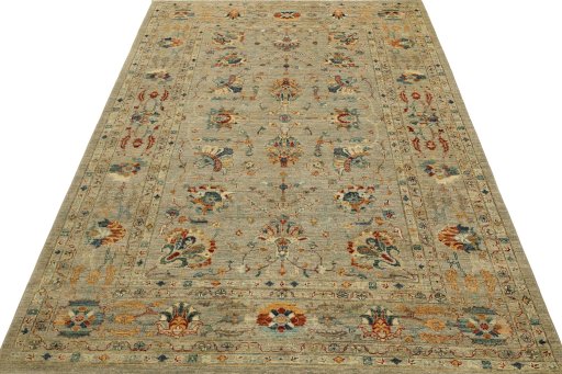 Surface texture of New Farahan rug with natural Wool and intricate pattern