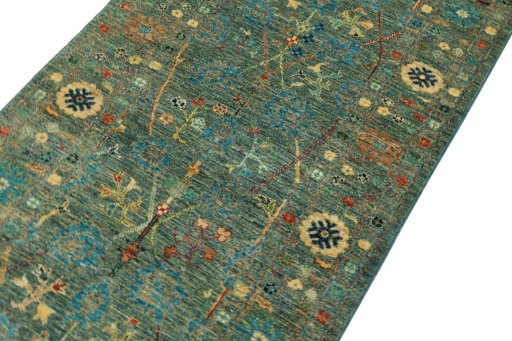 Central medallion detail of New Farahan rug from Pakistan