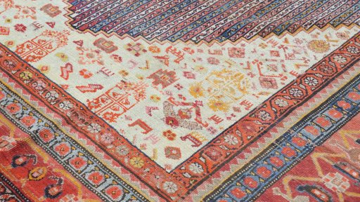 Central medallion detail of 1920s Farahan rug from Iran / Persia