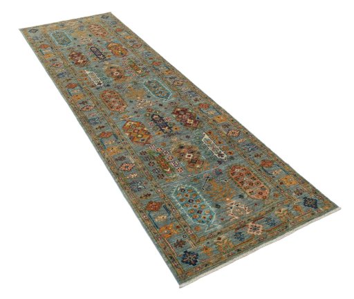 Corner detail of New Farahan rug showing border pattern and Wool pile