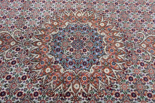 Central medallion detail of 2000s Moud rug from Iran / Persia