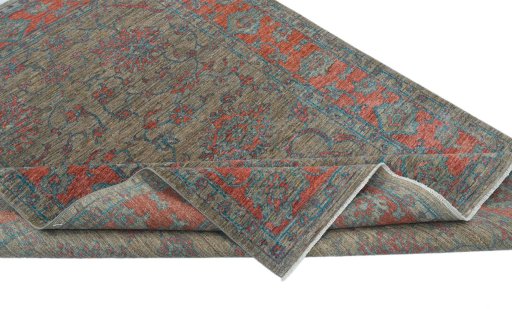 Central medallion detail of New Farahan rug from Pakistan