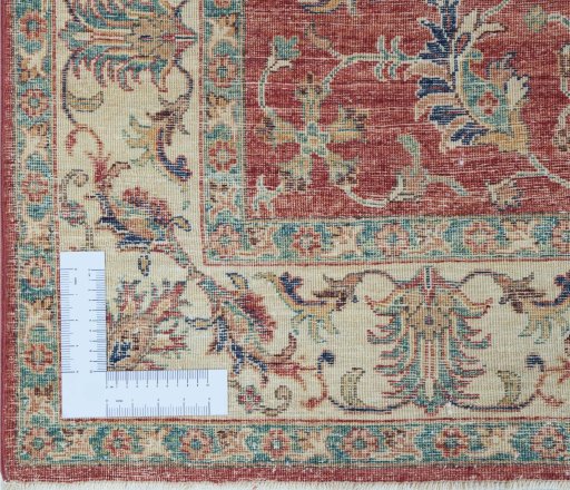 Corner detail of New Farahan rug showing border pattern and Wool pile
