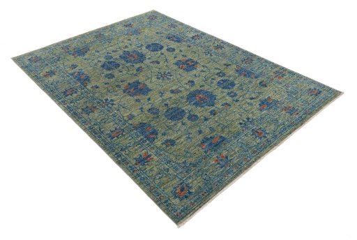 Corner detail of New Farahan rug showing border pattern and Wool pile