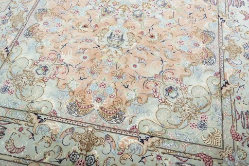 Close-up detail of 2000s Tabriz 50/60/70 Raj rug from Iran / Persia showing Cork weave