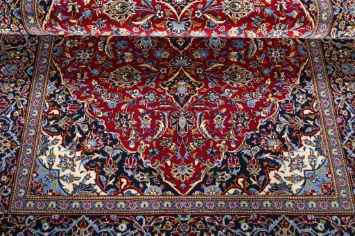 Close-up detail of New Kashan rug from Iran / Persia showing Cork weave
