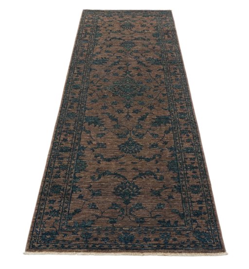 Surface texture of New Farahan rug with natural Wool and intricate pattern