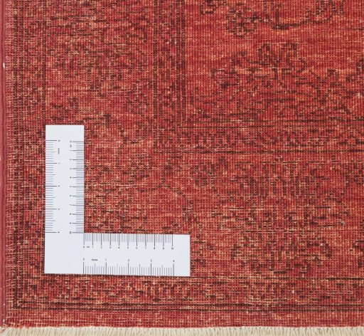 Corner detail of New Farahan rug showing border pattern and Wool pile