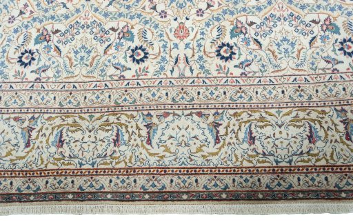 Close-up detail of 1950s Kashan rug from Iran / Persia showing Wool weave