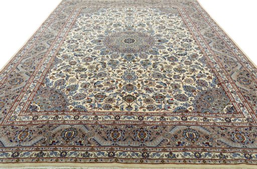 Surface texture of New Kashmar rug with natural Wool and intricate pattern