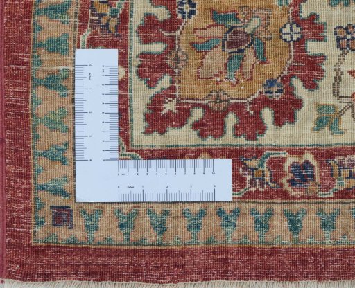 Corner detail of New Farahan rug showing border pattern and Wool pile