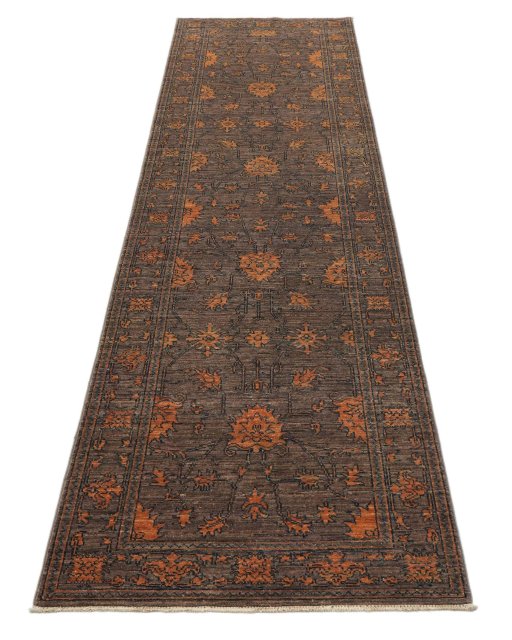 Surface texture of New Farahan rug with natural Wool and intricate pattern