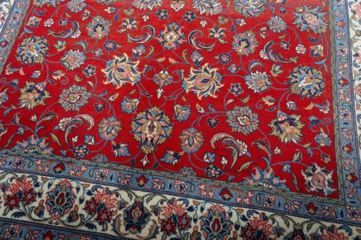 Close-up detail of 2000s Sarough rug from Iran / Persia showing Wool weave
