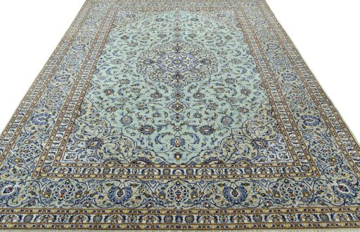 Surface texture of 2000s Kashan rug with natural Wool and intricate pattern