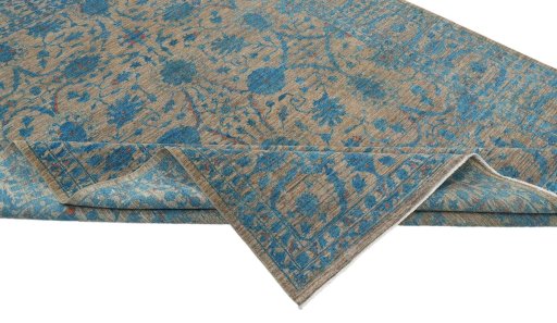 Central medallion detail of New Farahan rug from Pakistan