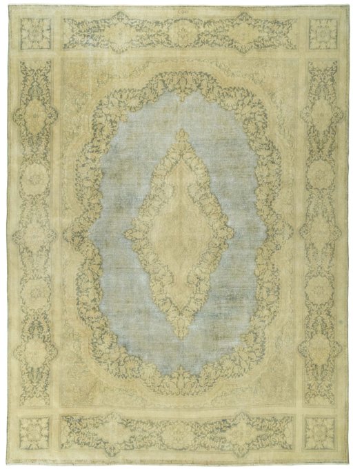 Full view of 1970s Vintage rug from Pakistan, 390 × 291 cm in Beige tones