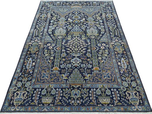 Surface texture of 2000s Kashan rug with natural Wool and intricate pattern