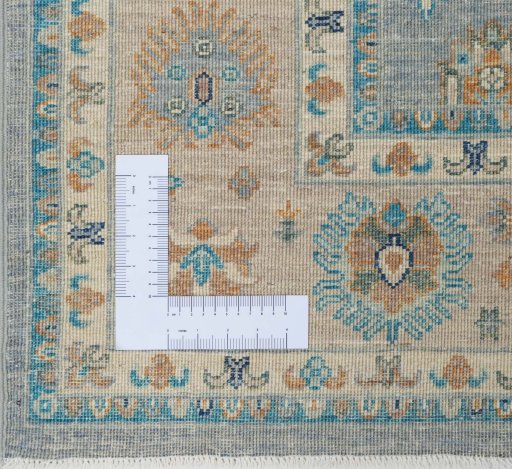 Corner detail of New Farahan rug showing border pattern and Wool pile