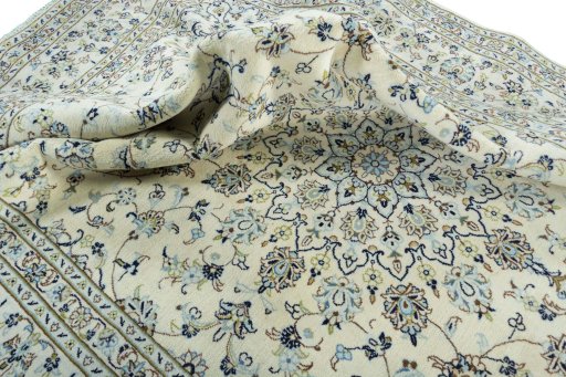 Surface texture of New Kashan rug with natural Wool and intricate pattern